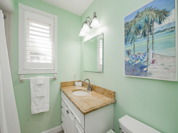 Holmes Beach Vacation Home with Pool 4 houses to beach